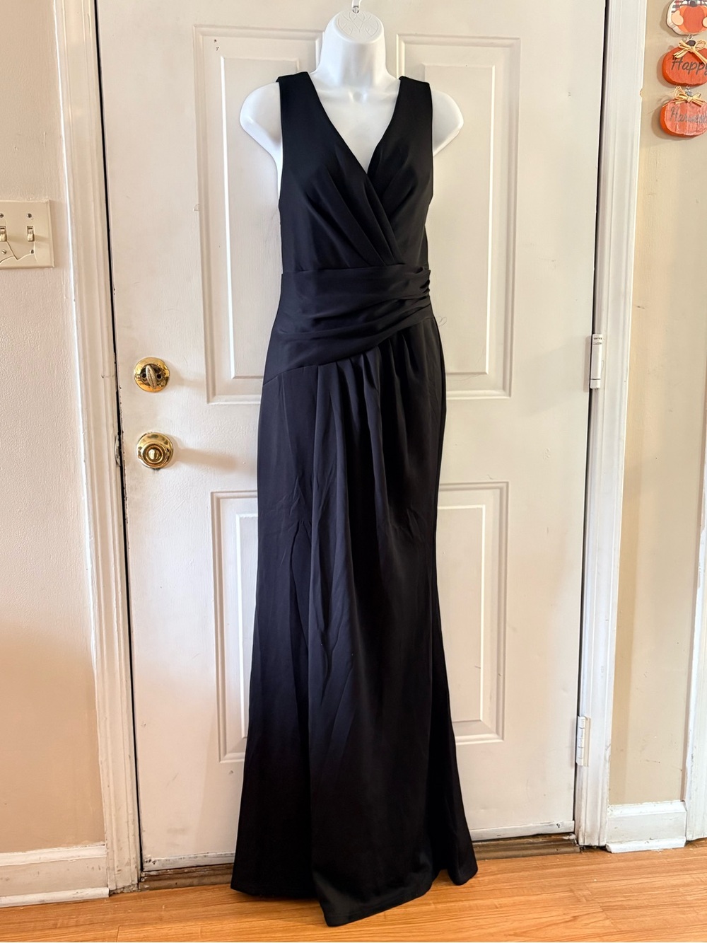 Lsisi Elegant Black V-Neck Maxi Dress. Size L
